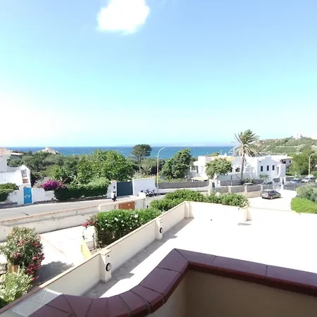 Basic Seafront Apt-short Walk To Sottotorre 公寓