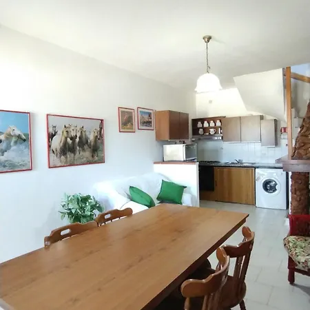 アパート Seagle Apartment- A Stone's Throw From The Sea