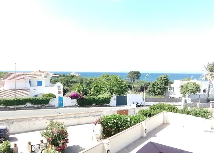 Seagle Apartment- A Stone's Throw From The Sea